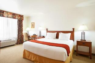holiday inn express and suites mattoon by ihg
