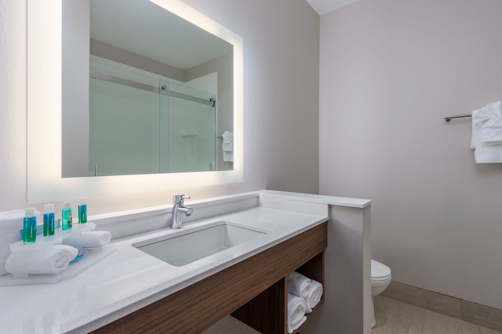 holiday inn express and suites vandalia by ihg
