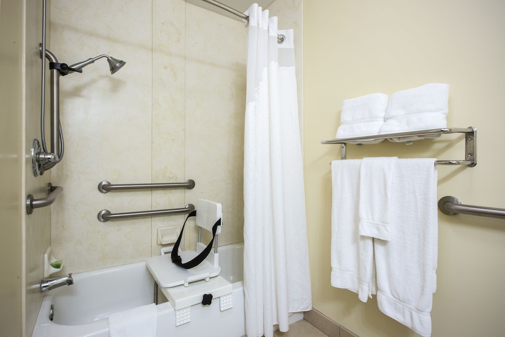 holiday inn express and suites vandalia by ihg
