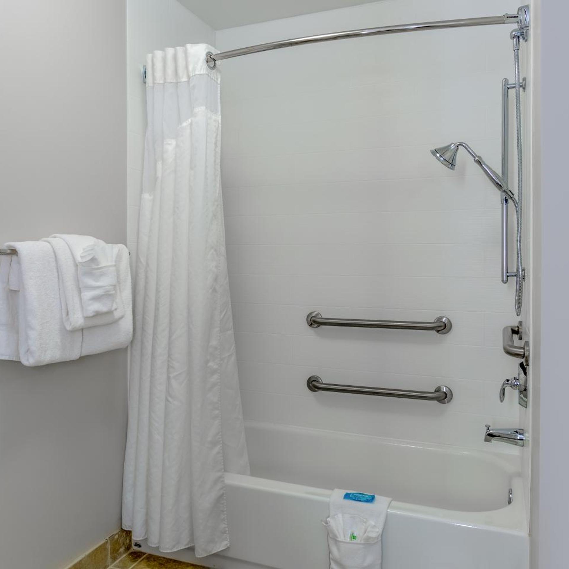 holiday inn express and suites vandalia by ihg