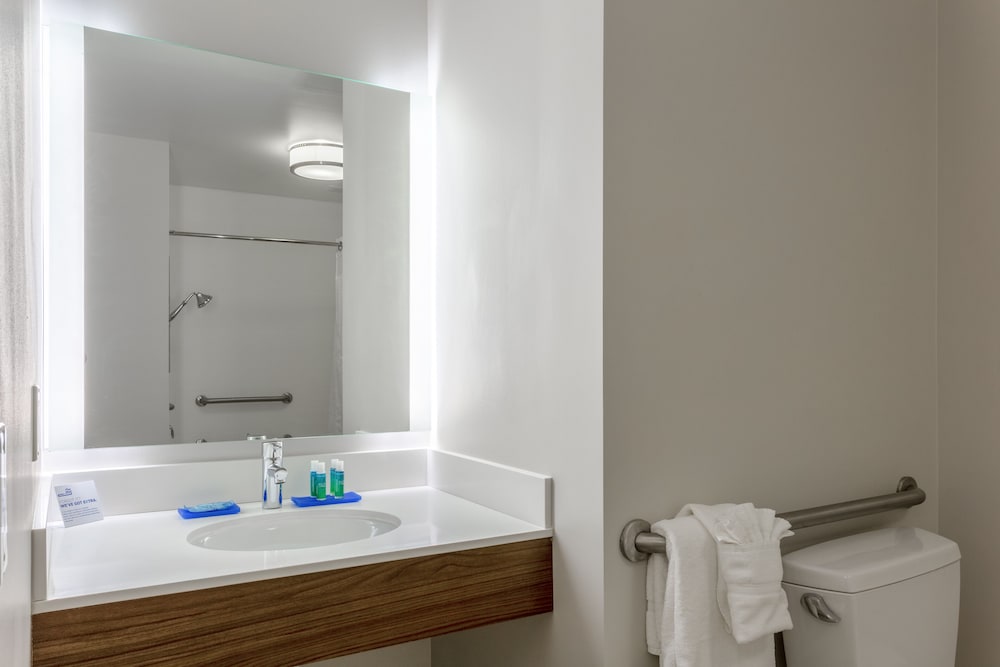 holiday inn express and suites vandalia by ihg