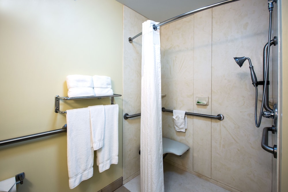 holiday inn express and suites vandalia by ihg