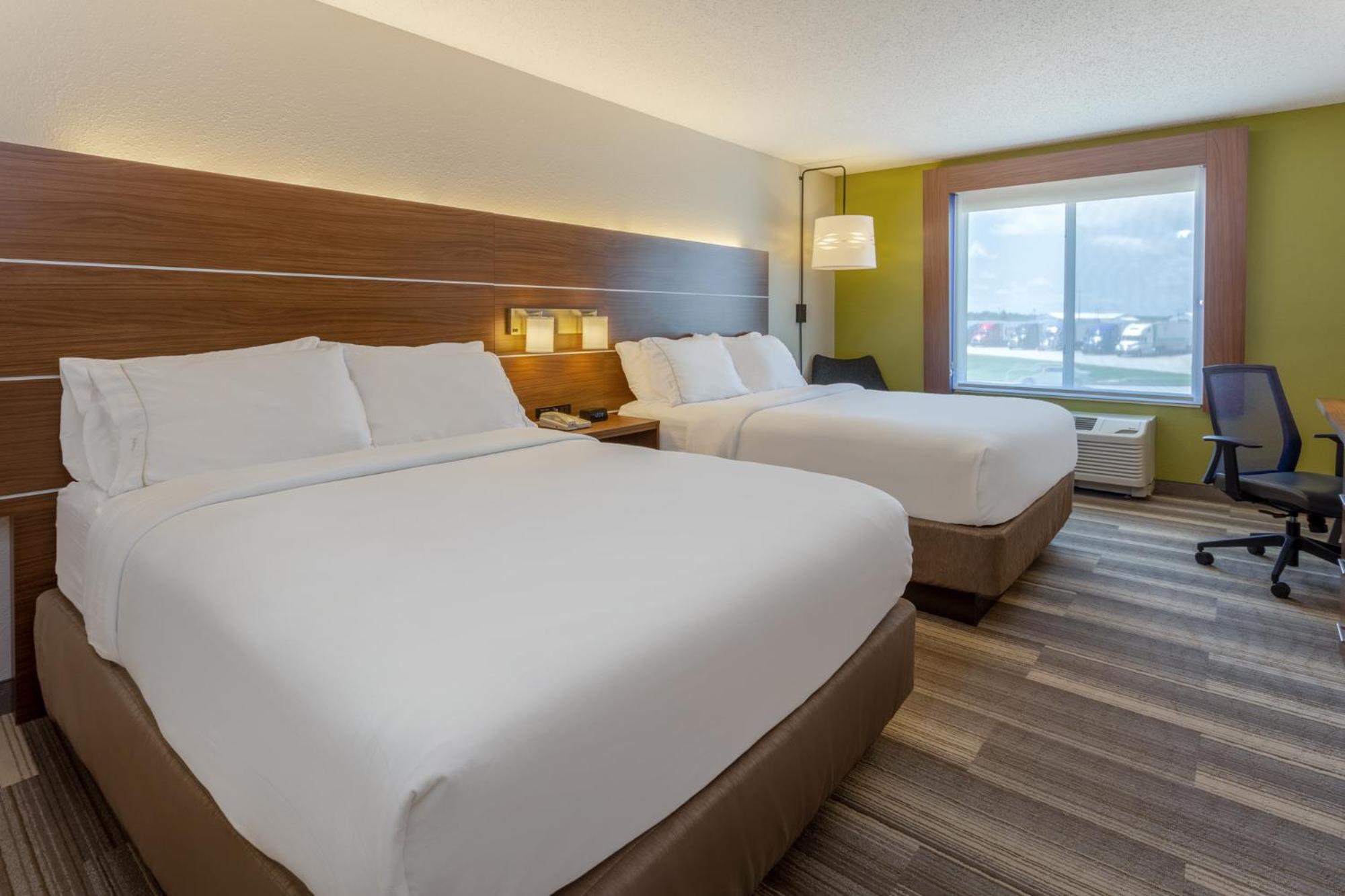 holiday inn express and suites vandalia by ihg