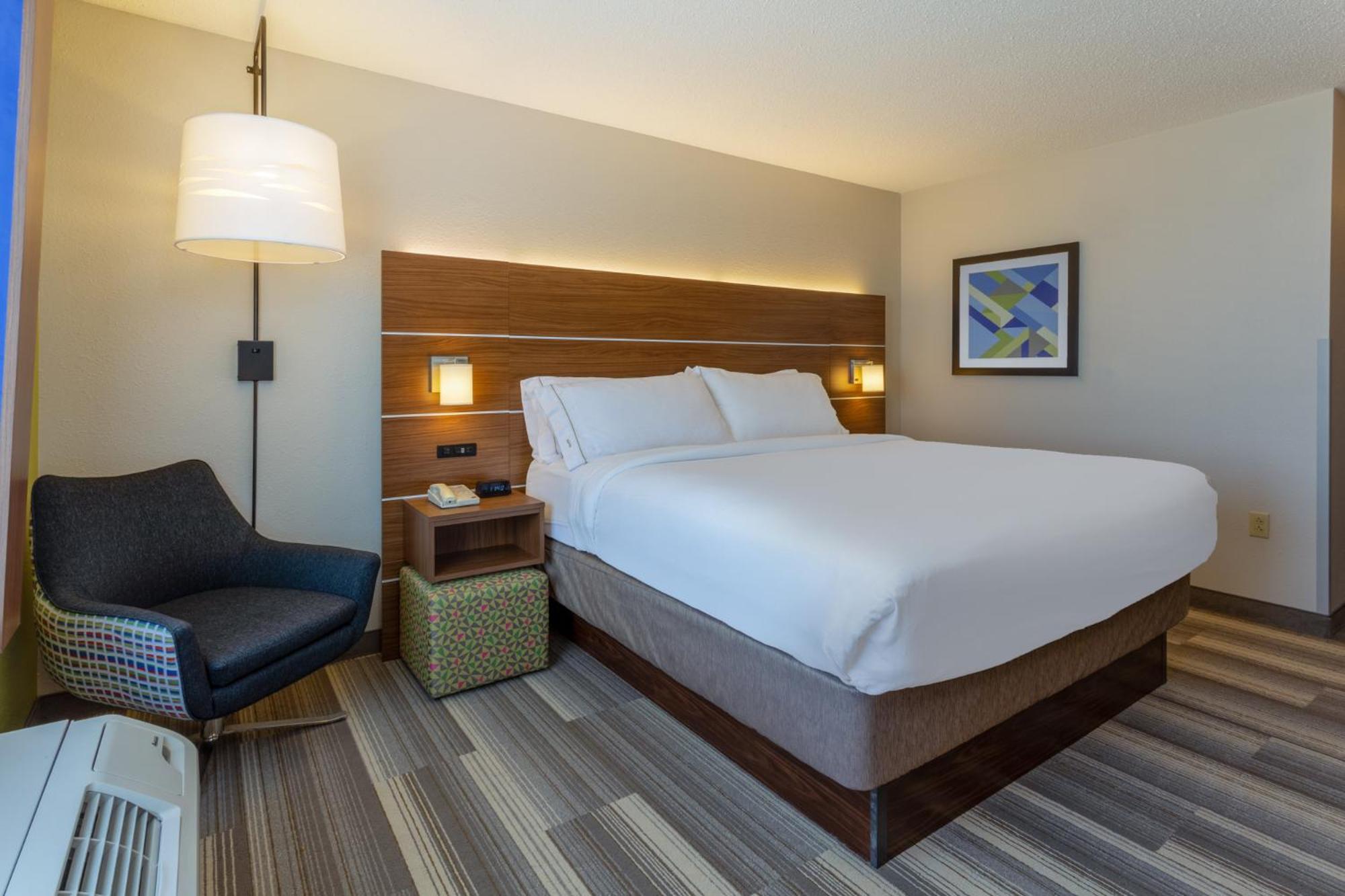 holiday inn express and suites vandalia by ihg
