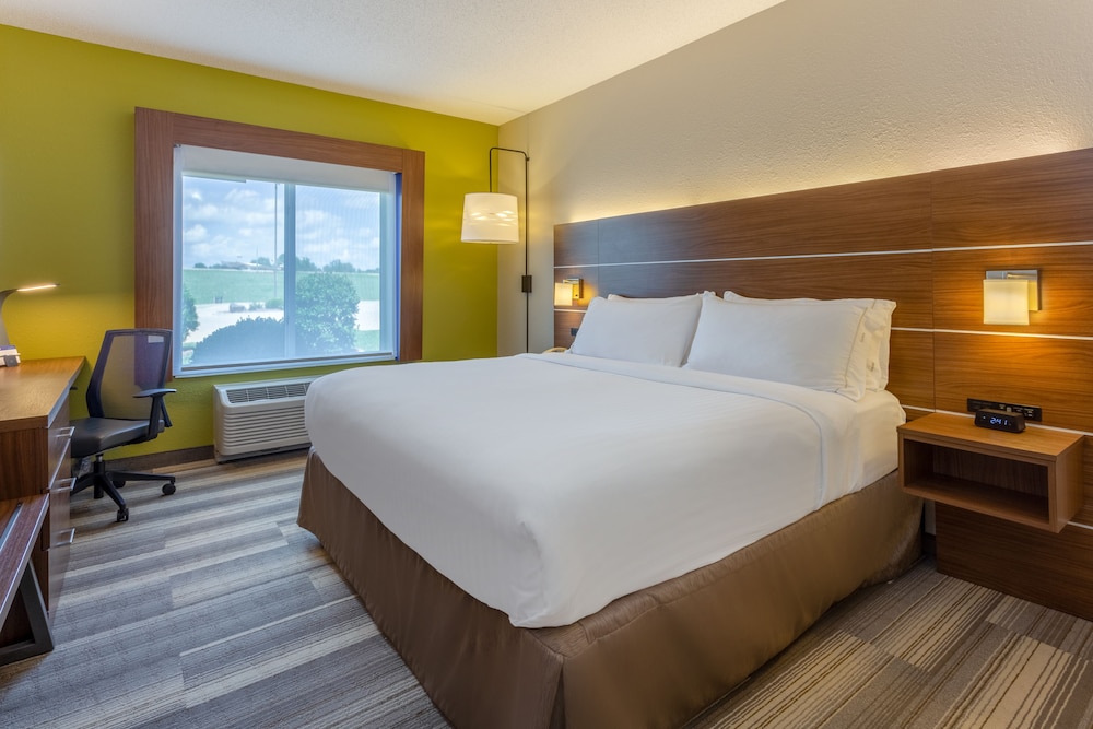 holiday inn express and suites vandalia by ihg