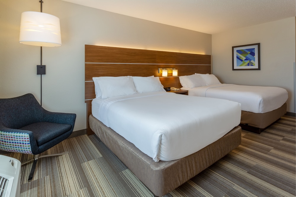 holiday inn express and suites vandalia by ihg