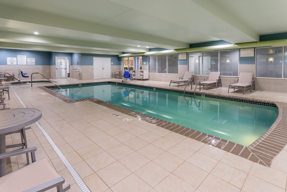 holiday inn express and suites vandalia by ihg