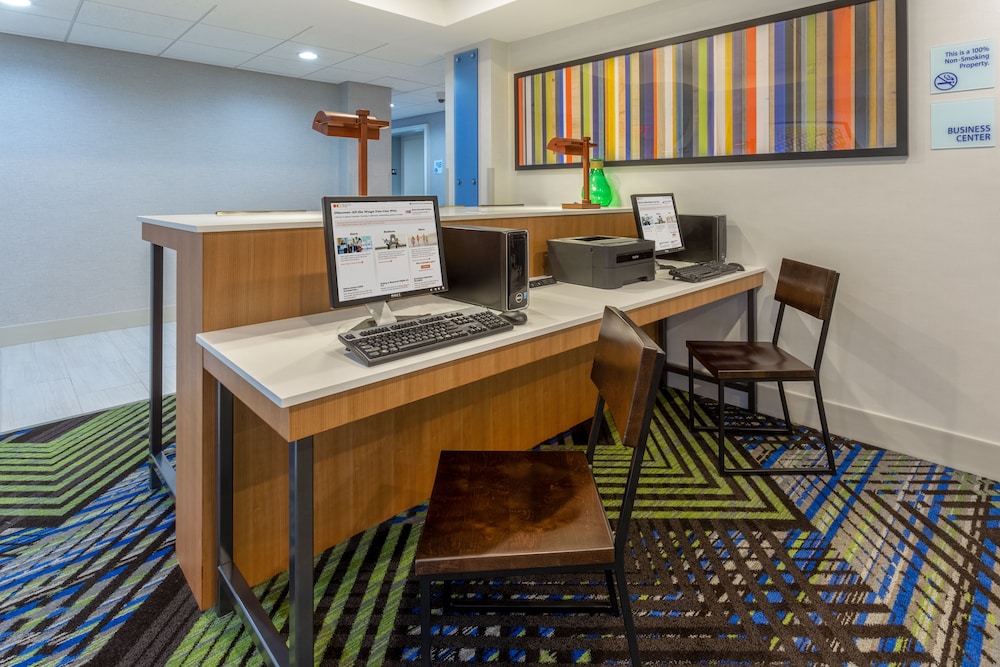 holiday inn express and suites vandalia by ihg