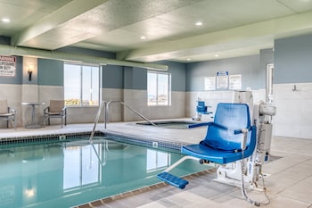 Holiday Inn Express & Suites Vandalia By Ihg,Illinois>>Carlyle Lake,3 star
