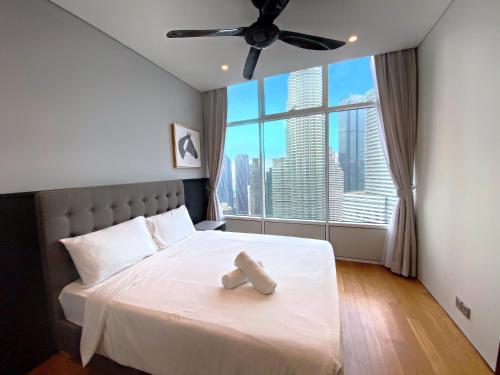 sky suites klcc by luna