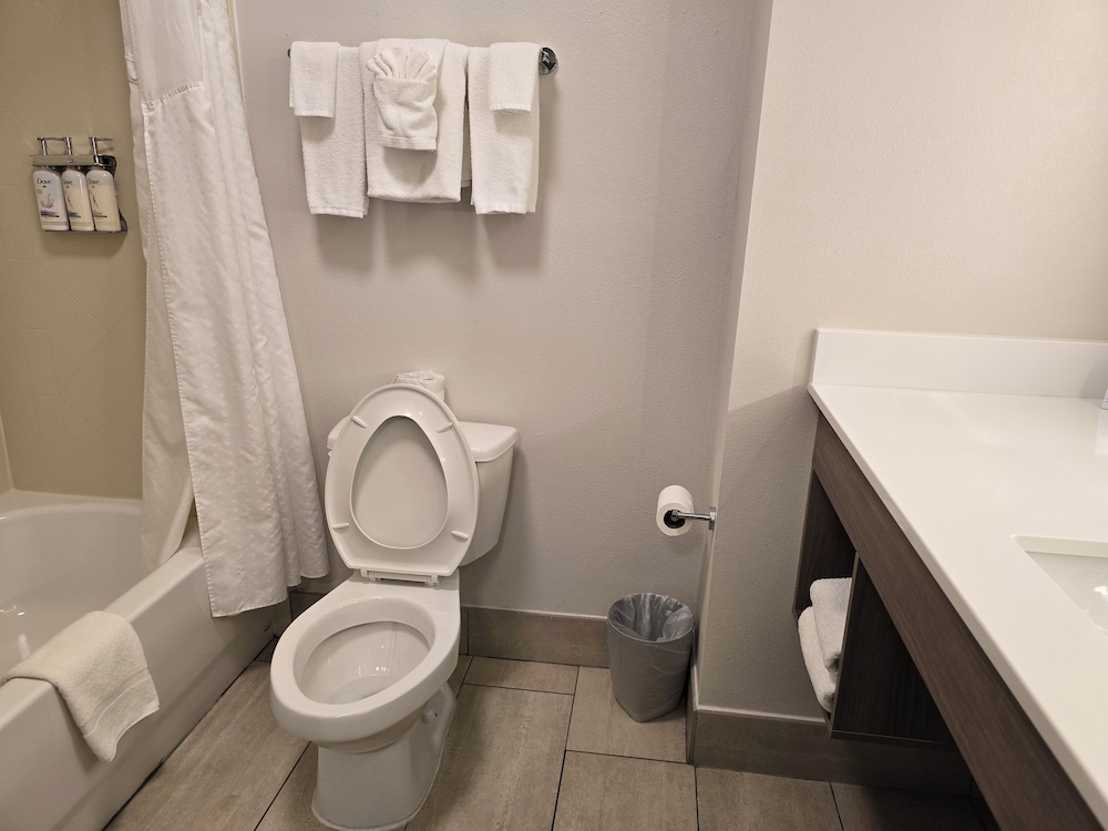 holiday inn express and suites smithfield selma by ihg