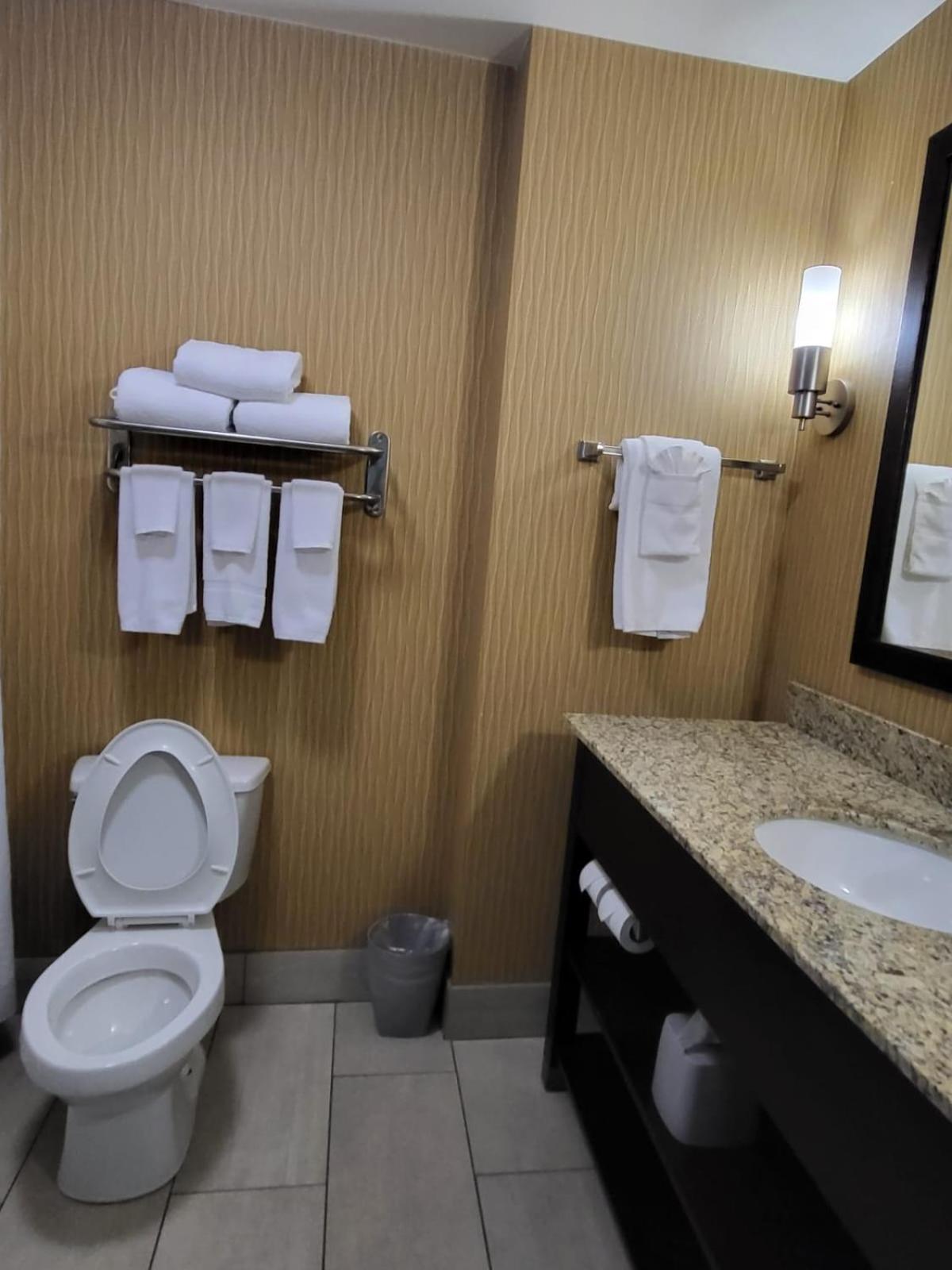 holiday inn express and suites smithfield selma by ihg
