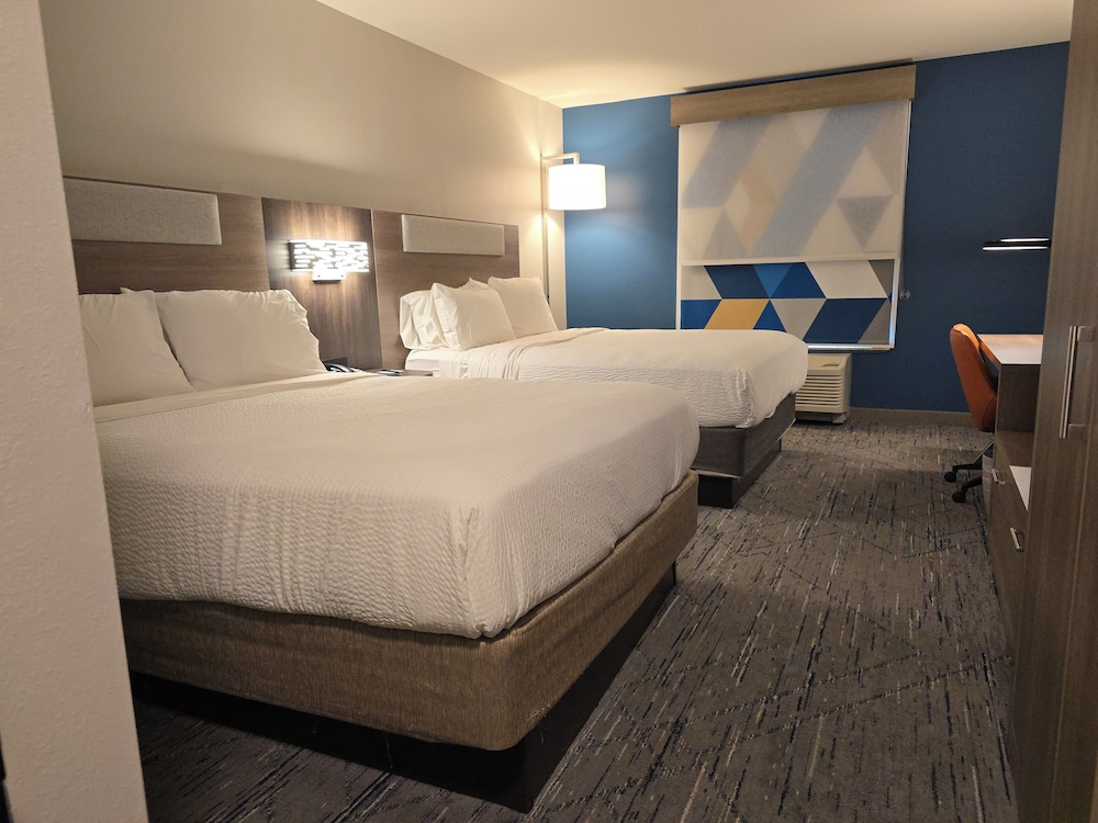 holiday inn express and suites smithfield selma by ihg