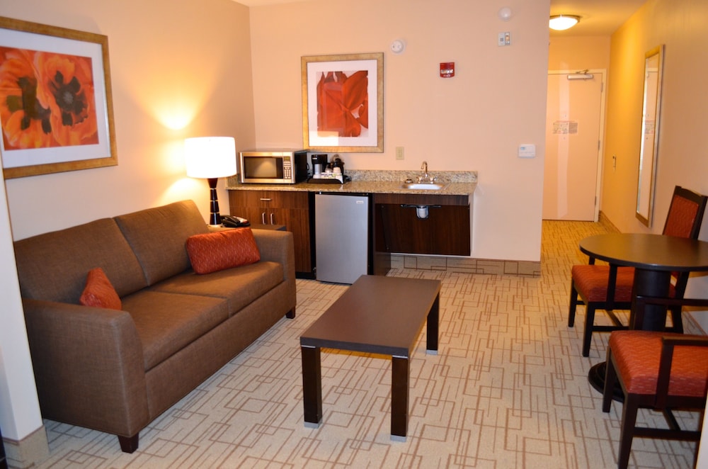 holiday inn express and suites smithfield selma by ihg
