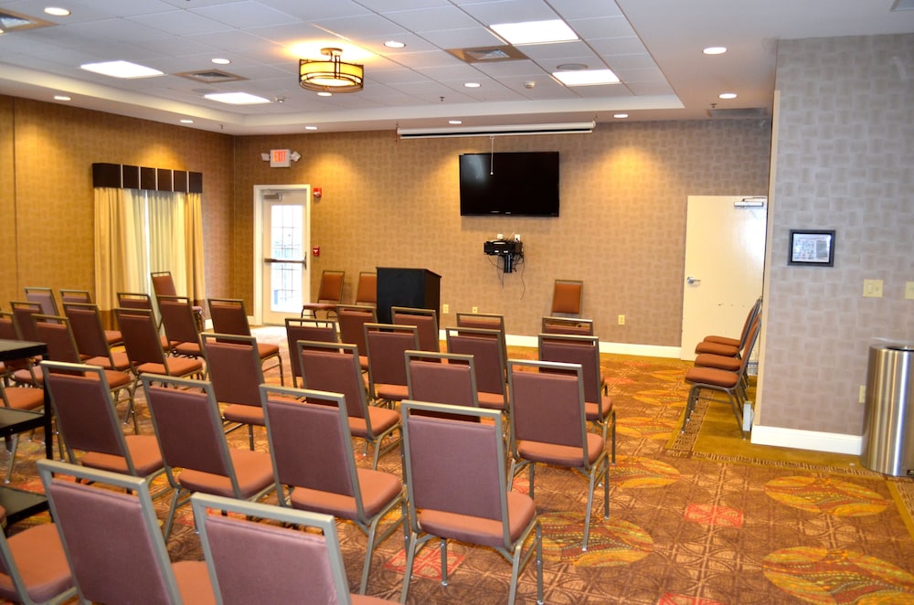 holiday inn express and suites smithfield selma by ihg