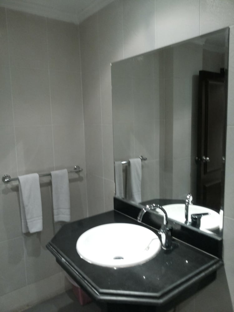 aura inn hotel cairo