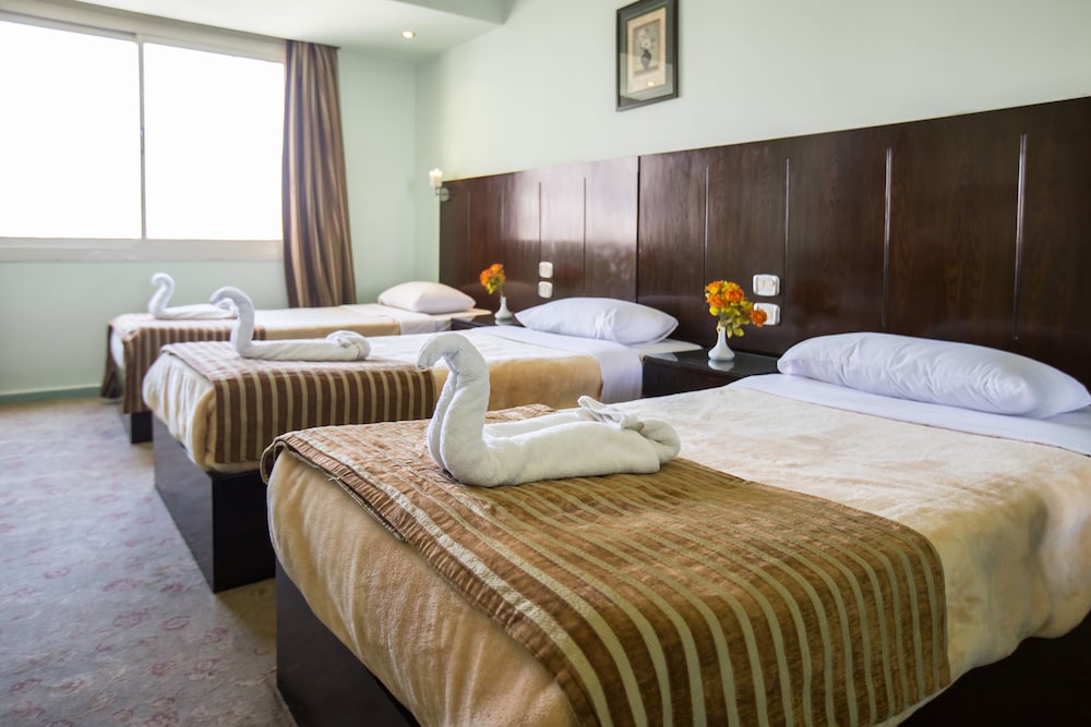 aura inn hotel cairo