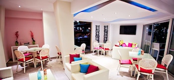 windmills hotel apartments