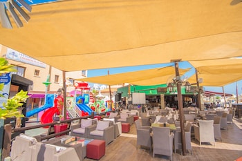 windmills hotel apartments