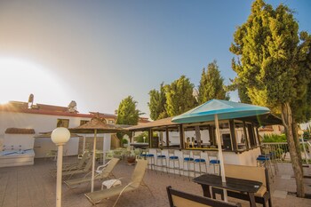 windmills hotel apartments