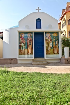windmills hotel apartments