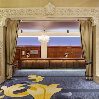 The Drake,Chicago>>Arlington Heights,4 star