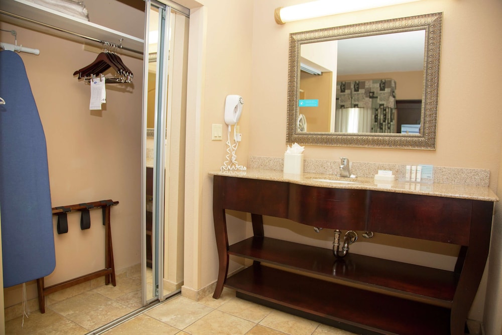 hampton inn and suites houston rosenberg