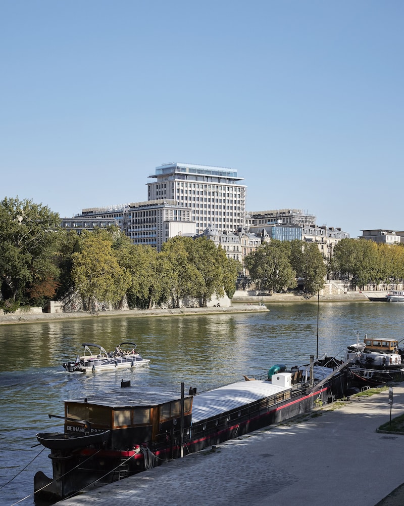 so paris hotel