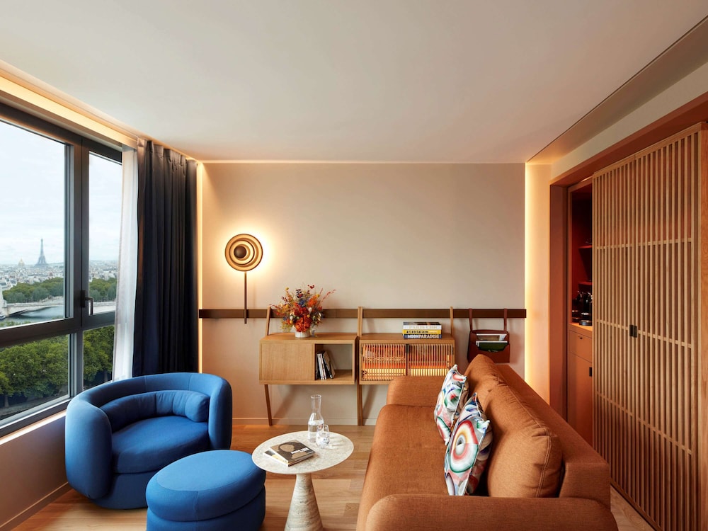 so paris hotel