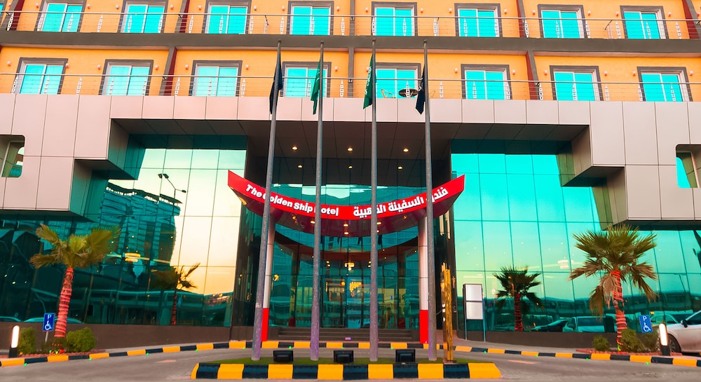 golden ship hotel