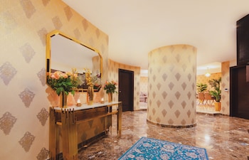 golden ship hotel