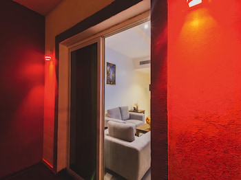 golden ship hotel