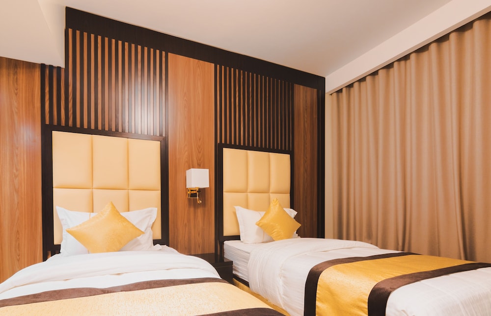 golden ship hotel
