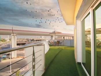golden ship hotel