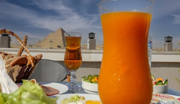 khan duidar inn pyramids view rooftop