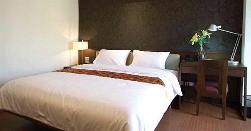lily hotel bangkok