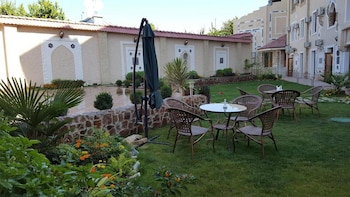 emirkhan hotel