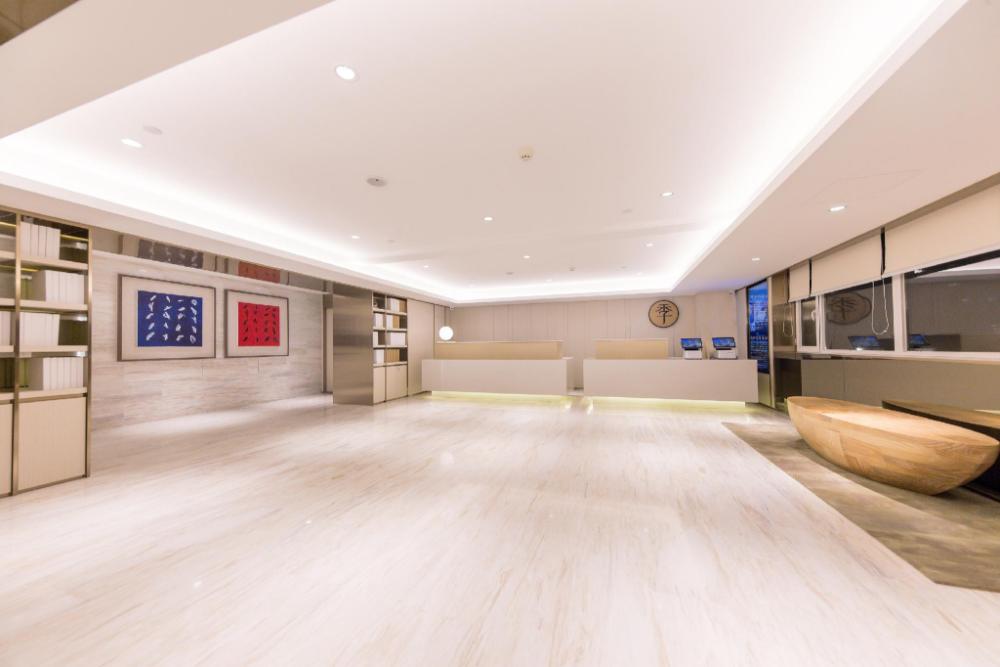 ji hotel shenyang qigong street metro station