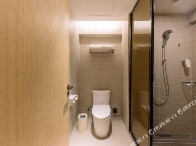 ji hotel shenyang qigong street metro station