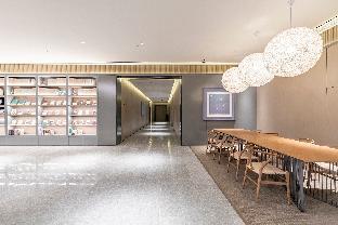 ji hotel shanghai pudong airport zhuqiao wine stor