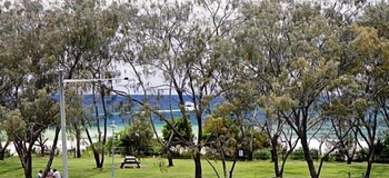 main beach apartments