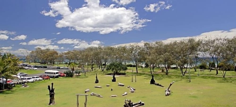 main beach apartments