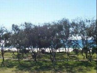 main beach apartments