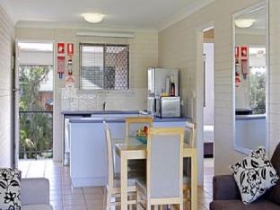 main beach apartments