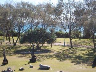 main beach apartments