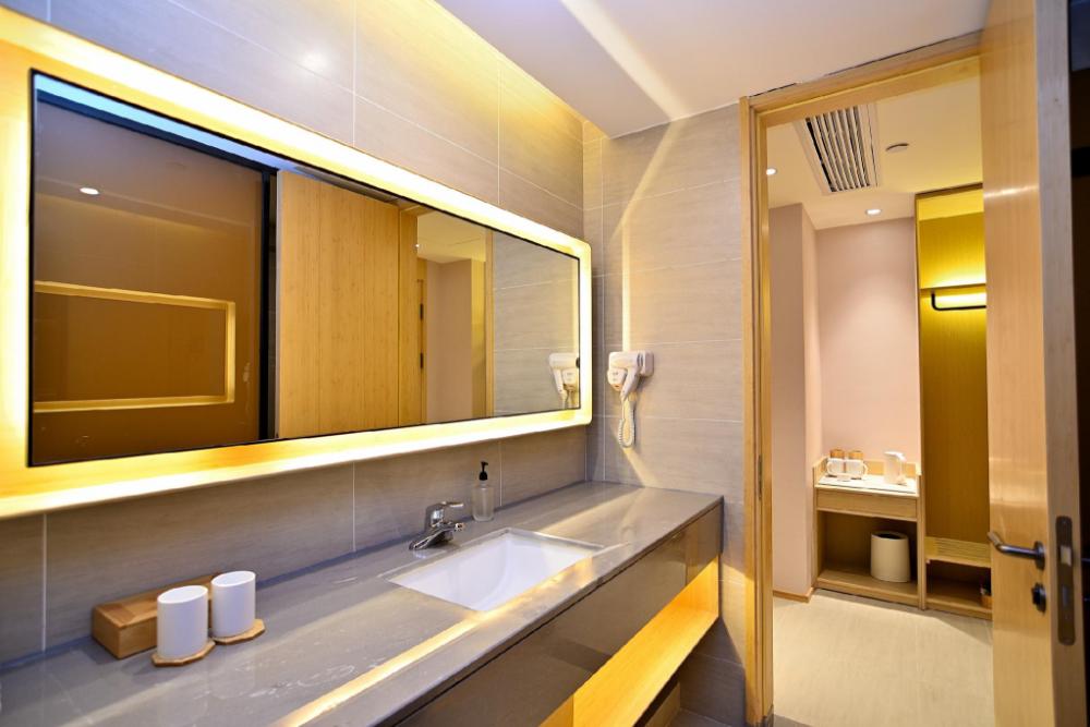 ji hotel dali railway station