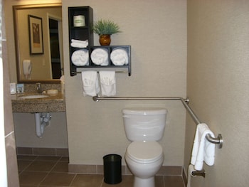 hampton inn and suites pueblo north