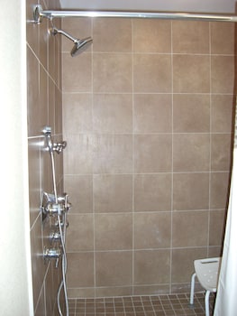 hampton inn and suites pueblo north