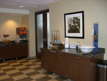 hampton inn and suites pueblo north