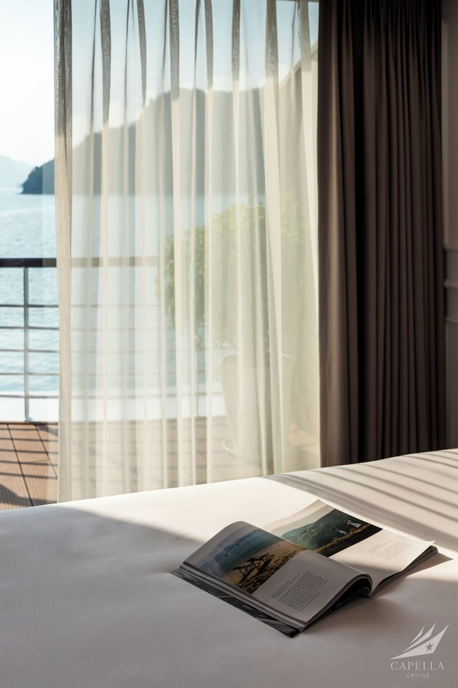 halong capella cruise